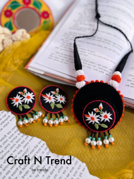 Hand stitch Necklace set