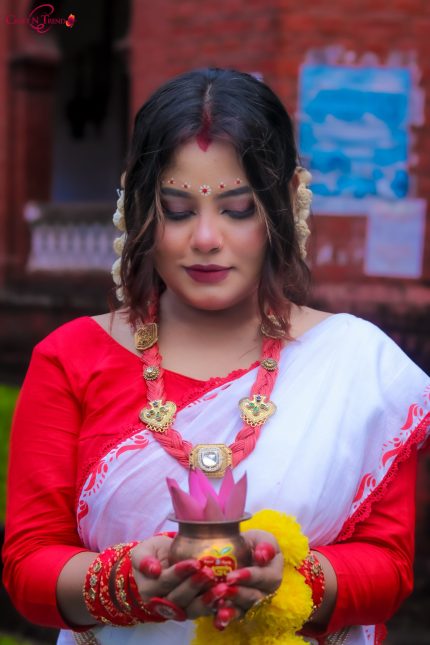 Red Color Jute necklace